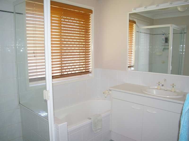 70 Sandalwood Drive, Yamanto QLD 4305