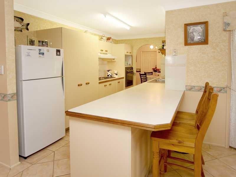 5 Sheppey Place, Yamanto QLD 4305