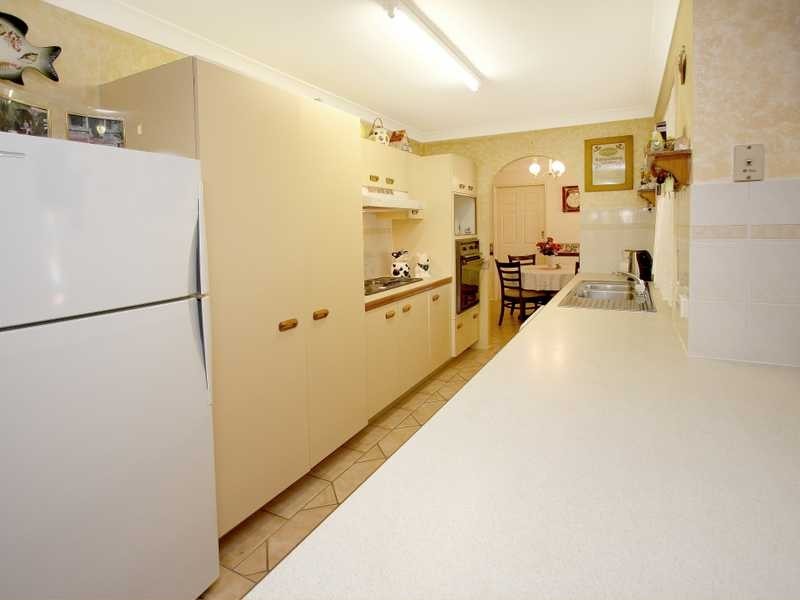 5 Sheppey Place, Yamanto QLD 4305