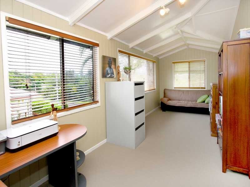 27 Stephenson Street, Sadliers Crossing QLD 4305