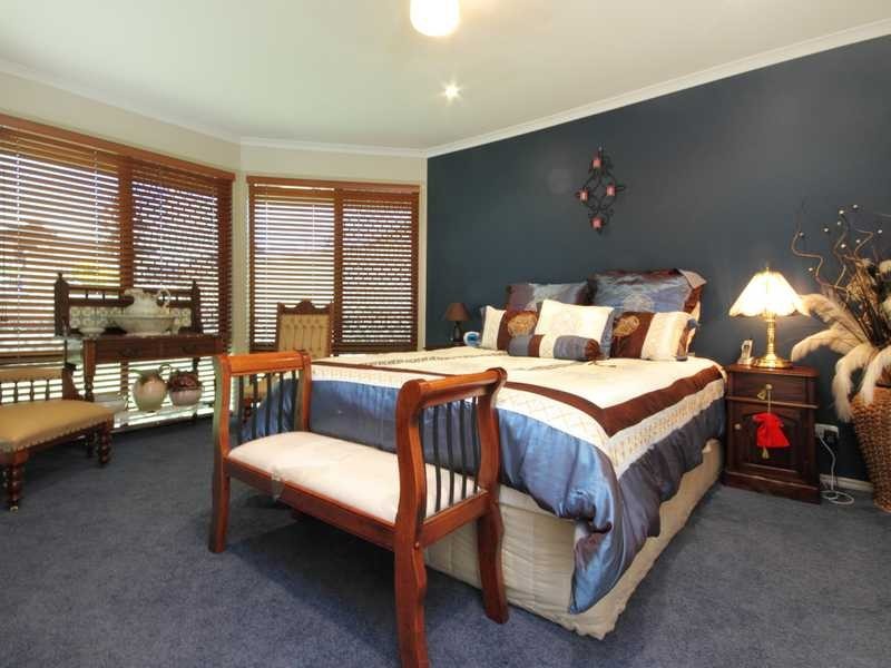 74 Kensington Drive, Flinders View QLD 4305