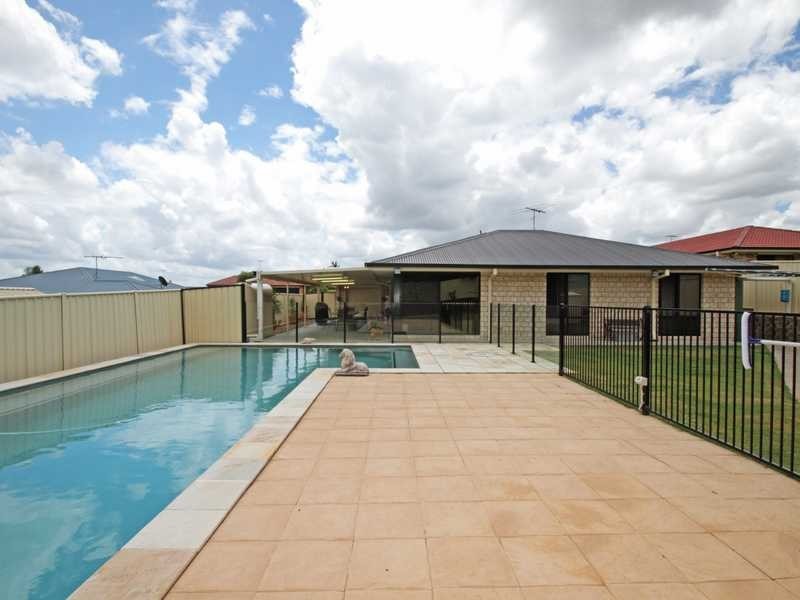 74 Kensington Drive, Flinders View QLD 4305