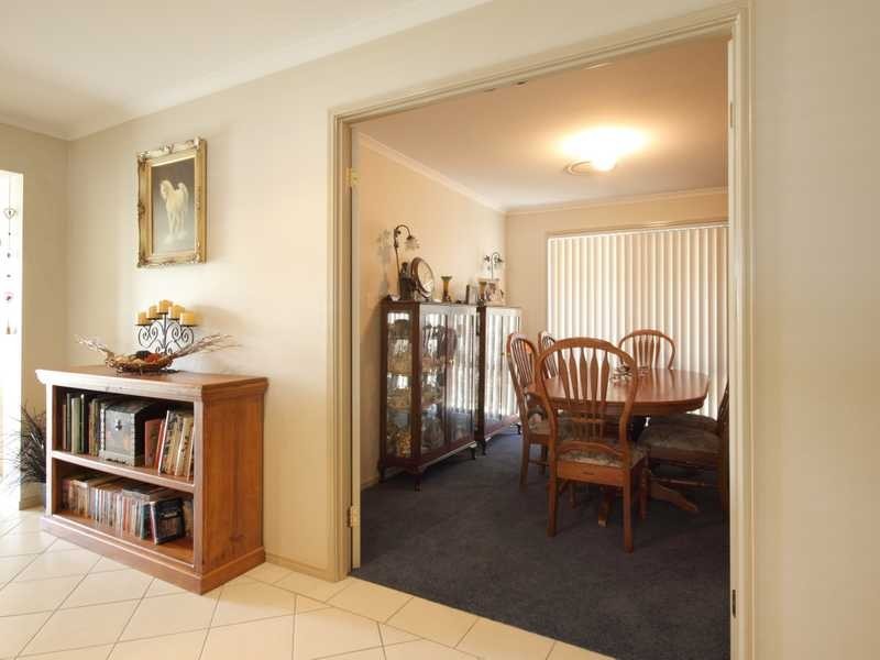74 Kensington Drive, Flinders View QLD 4305