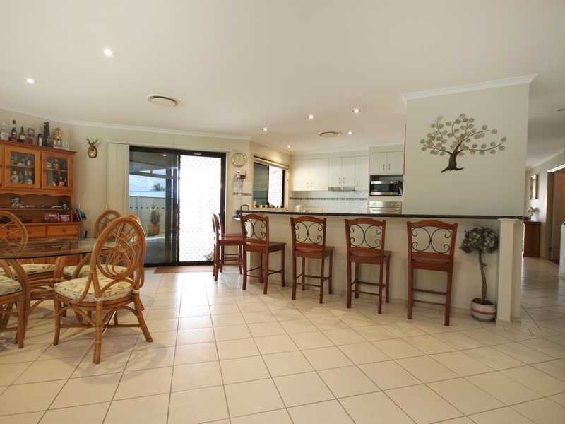 74 Kensington Drive, Flinders View QLD 4305