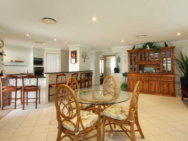 74 Kensington Drive, Flinders View QLD 4305