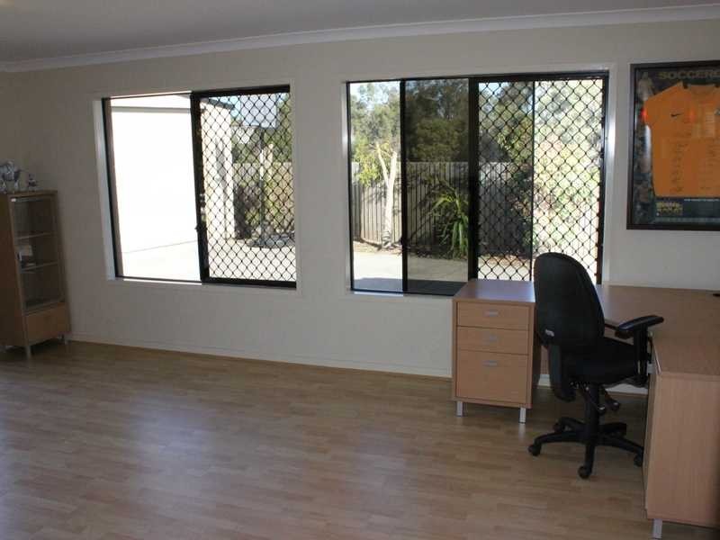 14 Alexandra Close, Flinders View QLD 4305