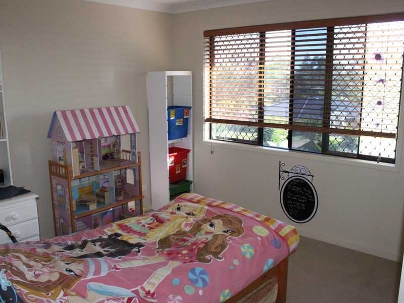 14 Alexandra Close, Flinders View QLD 4305