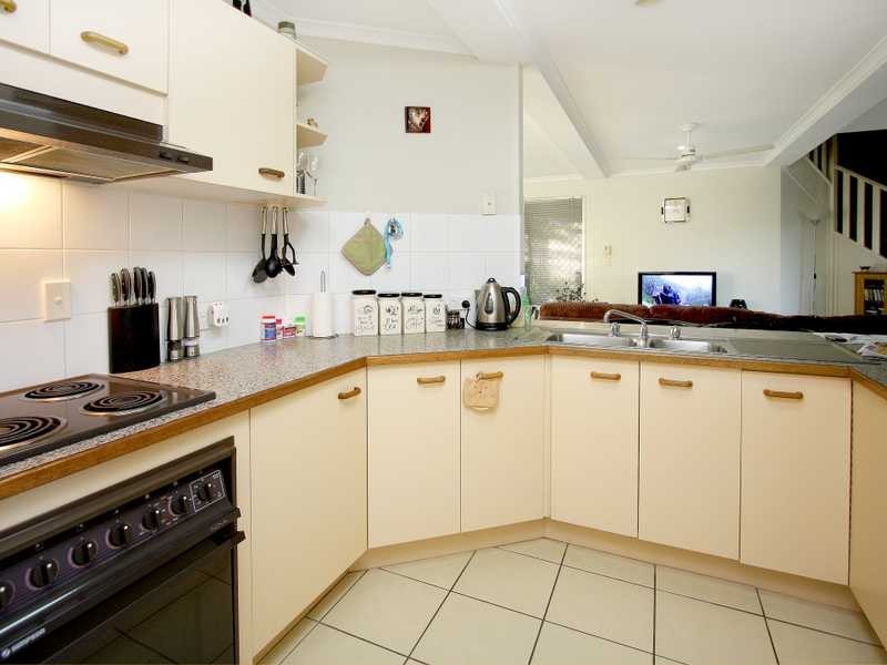 Unit 2/4 Toft Drive, Raceview QLD 4305