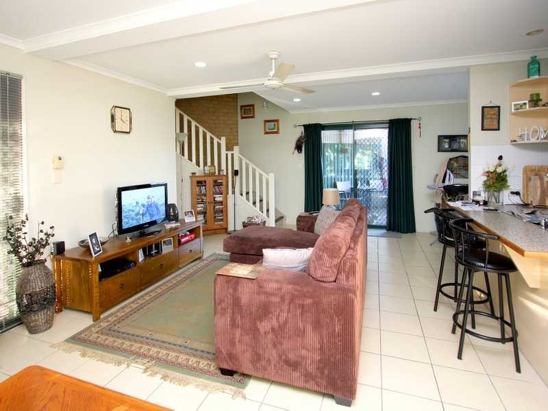 Unit 2/4 Toft Drive, Raceview QLD 4305