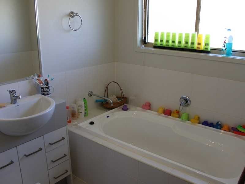 26 Scottsdale Street, Raceview QLD 4305