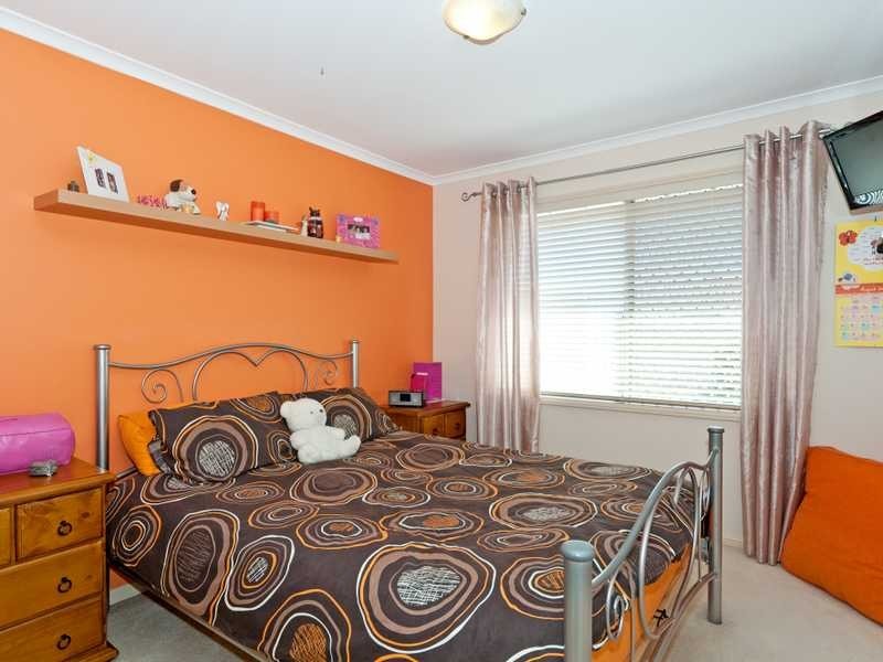 2 Bentley Court, Flinders View QLD 4305