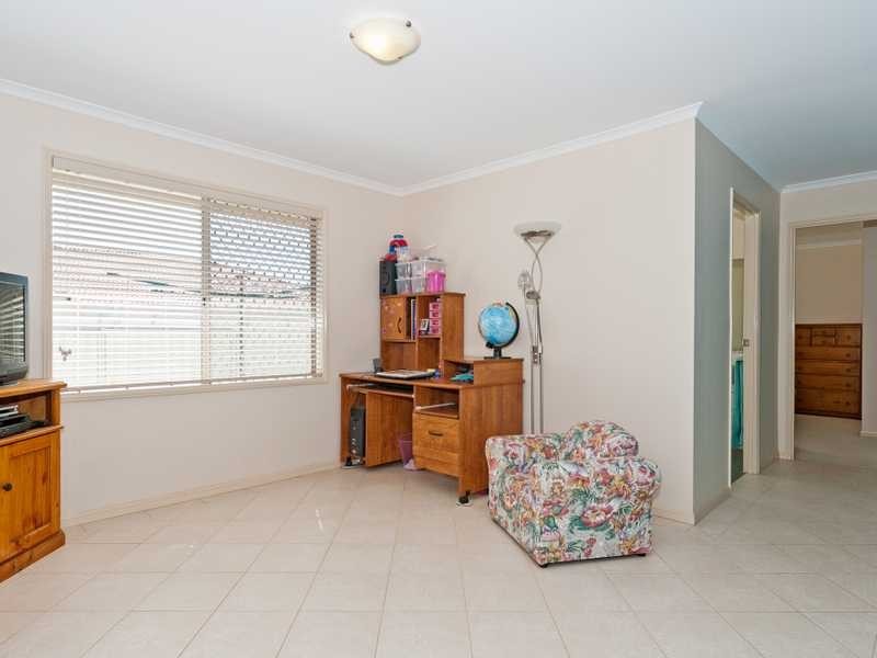 2 Bentley Court, Flinders View QLD 4305