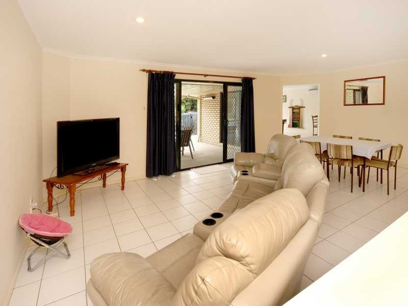 3 Alexandra Close, Flinders View QLD 4305