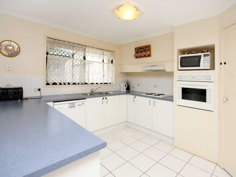 3 Alexandra Close, Flinders View QLD 4305