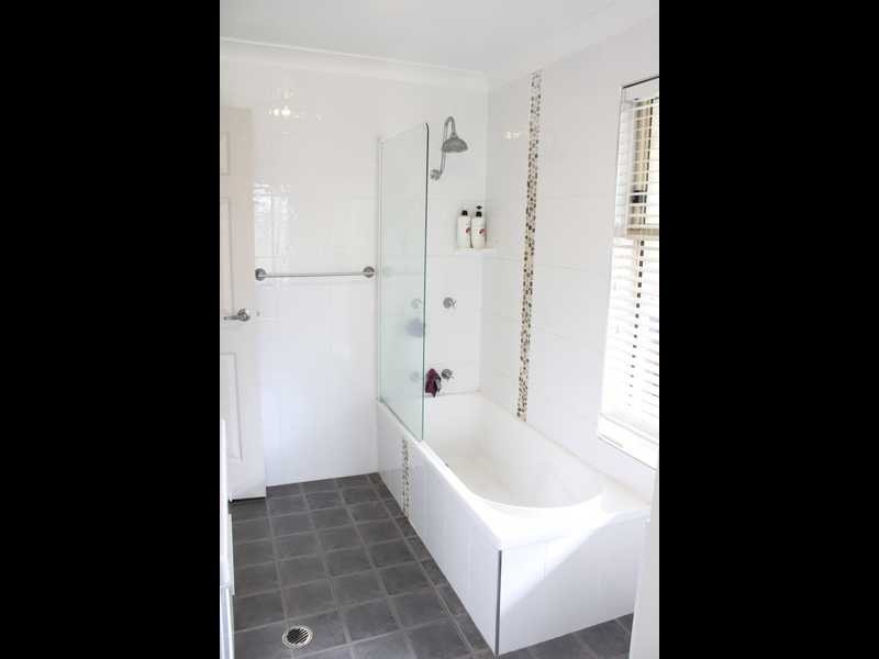 4 Pinkwood Court, Yamanto QLD 4305