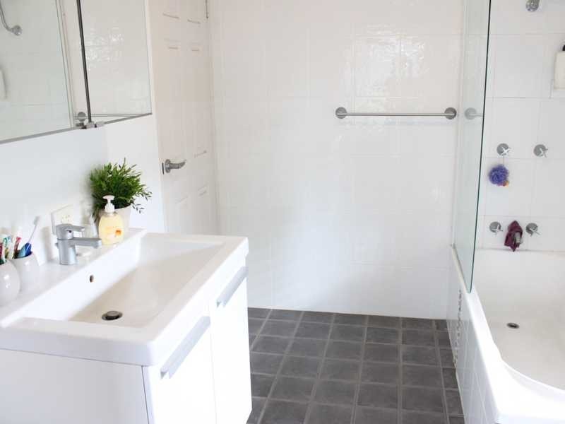 4 Pinkwood Court, Yamanto QLD 4305