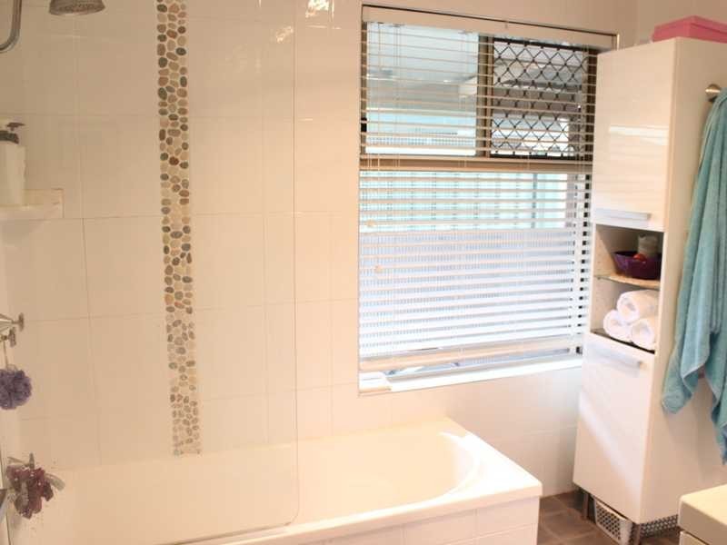 4 Pinkwood Court, Yamanto QLD 4305