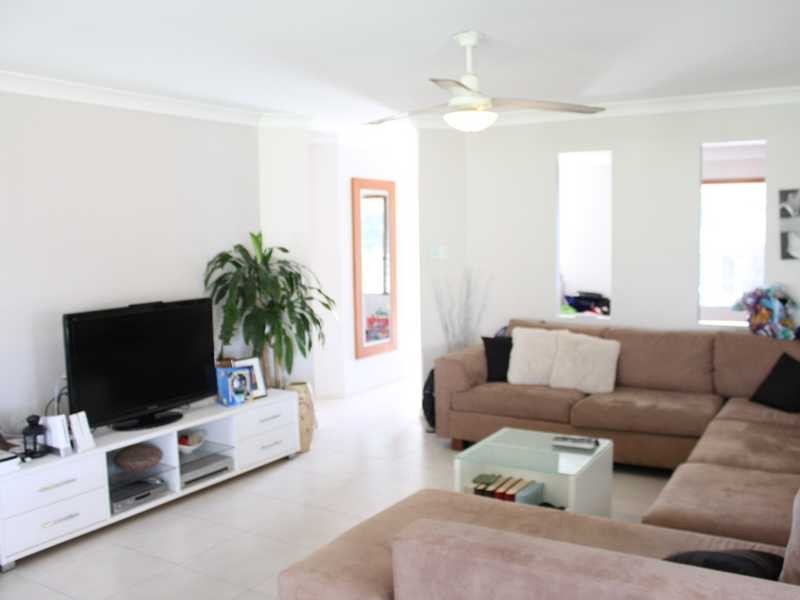 4 Pinkwood Court, Yamanto QLD 4305