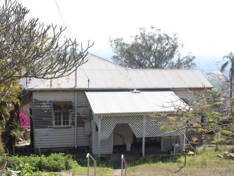11 Chelmsford Avenue, Ipswich QLD 4305