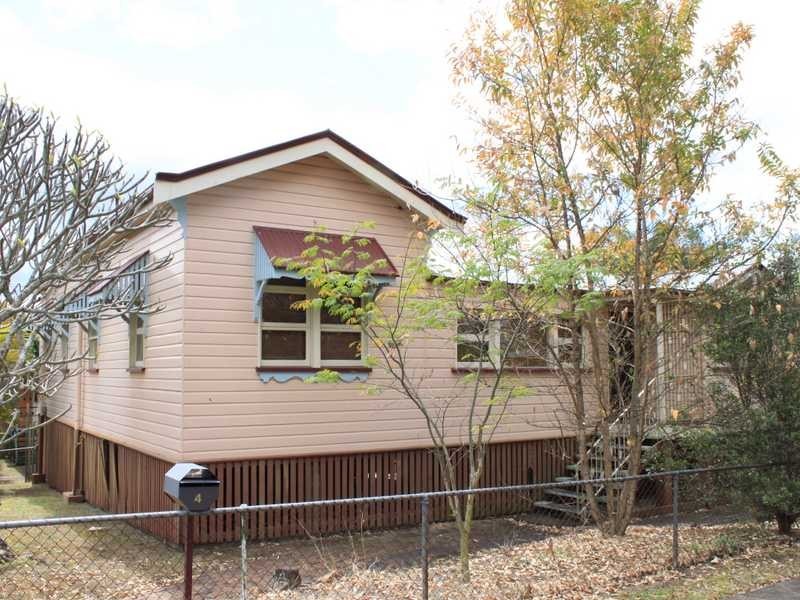 4 York Street, East Ipswich QLD 4305