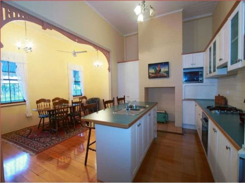 20 Thomas Street, Blackstone QLD 4304