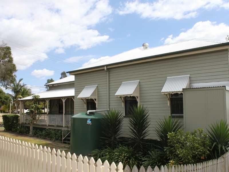 20 Thomas Street, Blackstone QLD 4304