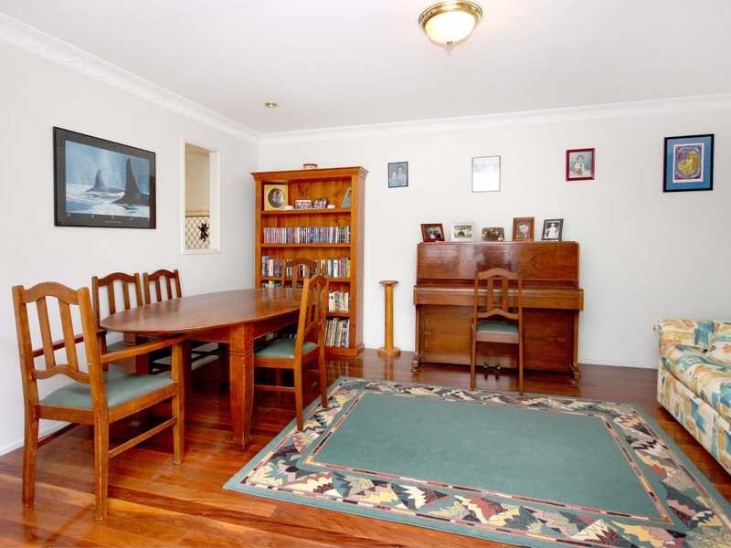 8 Walnut Close, Yamanto QLD 4305