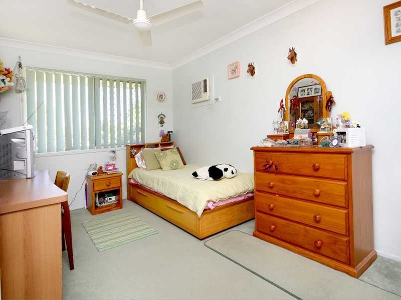 8 Walnut Close, Yamanto QLD 4305