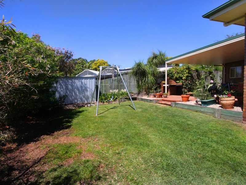 8 Walnut Close, Yamanto QLD 4305