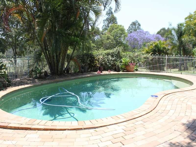 8 Nariah Court, Karana Downs QLD 4306