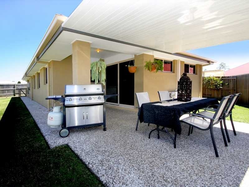 15 Waratah Court, Yamanto QLD 4305