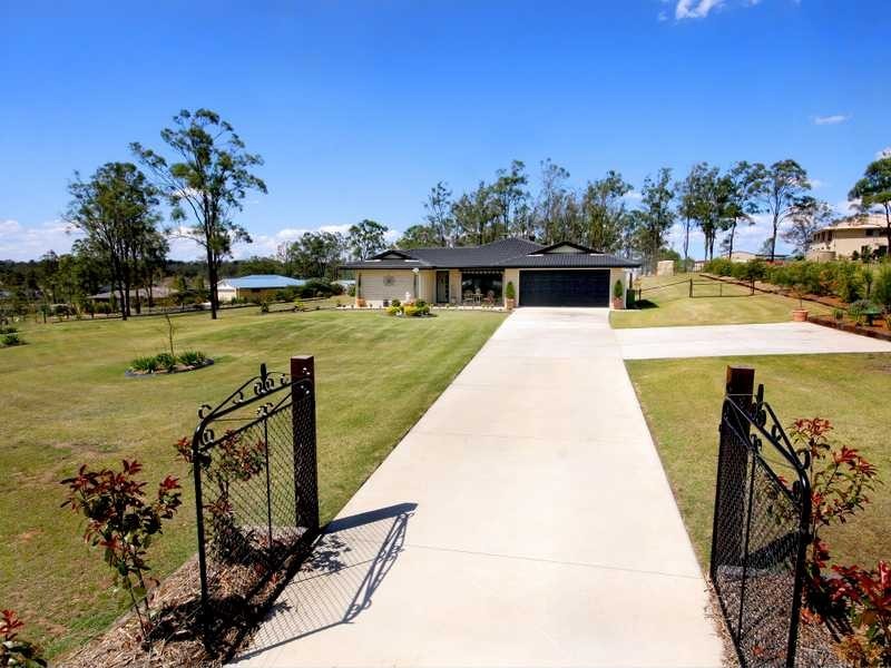 9 Thompson Court, Kensington Grove QLD 4341