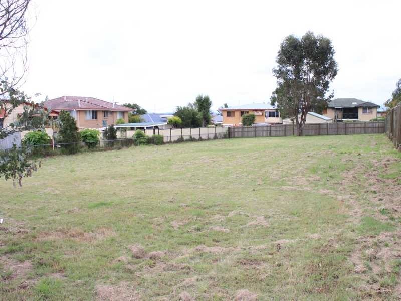 11 Mary Street, Bundamba QLD 4304