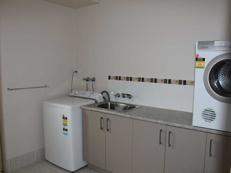 12 McQueen Court, Flinders View QLD 4305