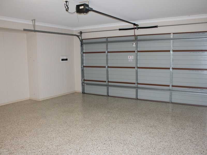 12 McQueen Court, Flinders View QLD 4305