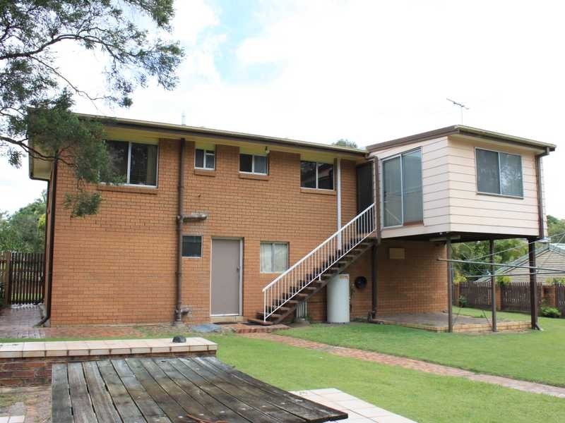 10 Geraldine Avenue, North Ipswich QLD 4305