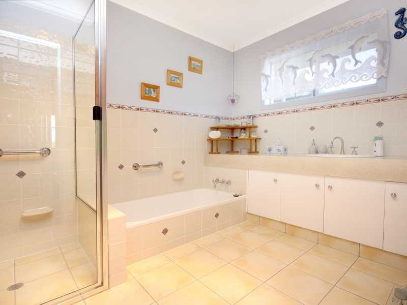 13 Olbern Crescent, Yamanto QLD 4305