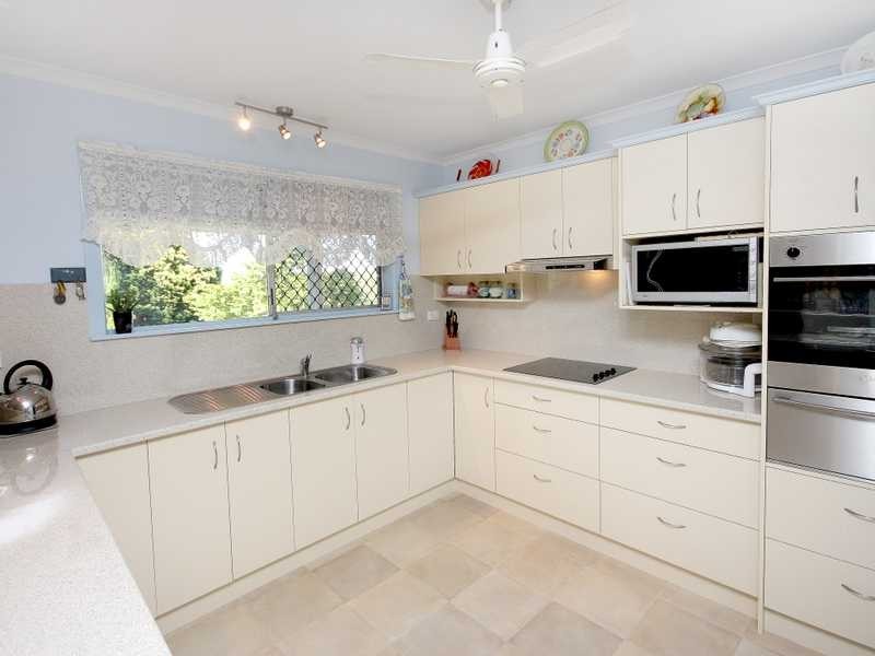 13 Olbern Crescent, Yamanto QLD 4305