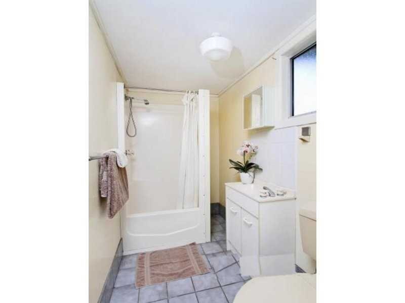 19 Gwendoline Street, Raceview QLD 4305