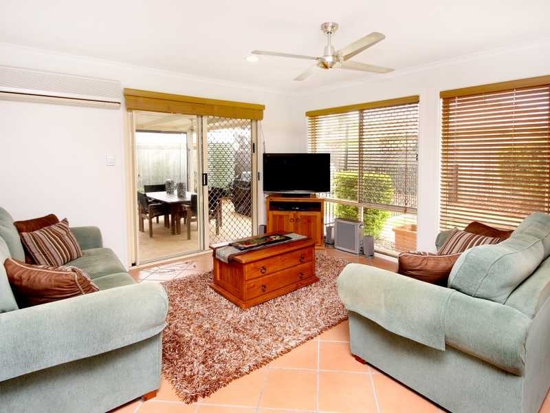 10 Sandalwood Drive, Yamanto QLD 4305