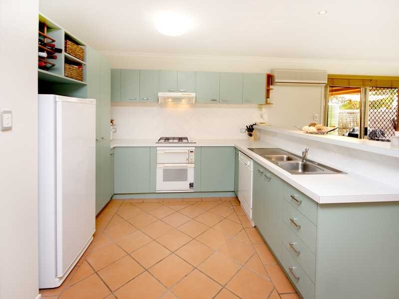 10 Sandalwood Drive, Yamanto QLD 4305