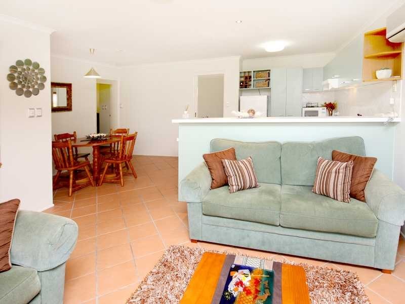 10 Sandalwood Drive, Yamanto QLD 4305