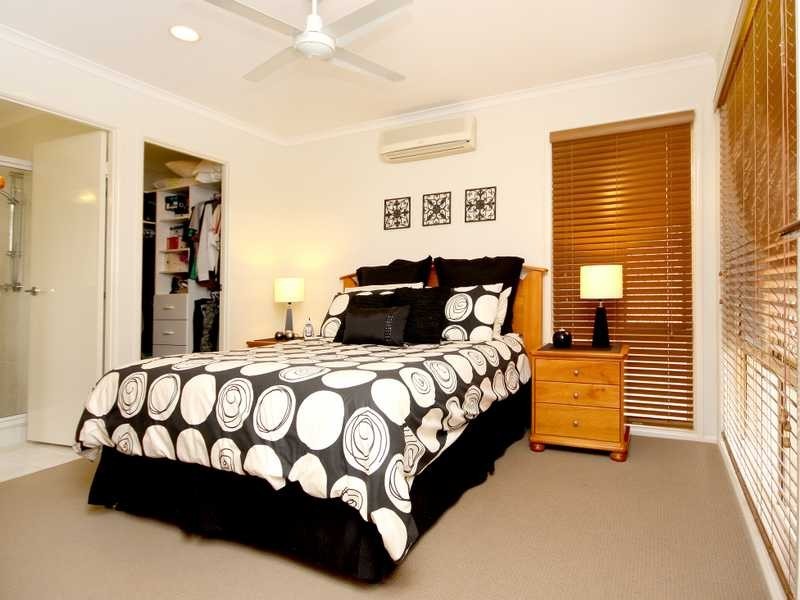 10 Sandalwood Drive, Yamanto QLD 4305