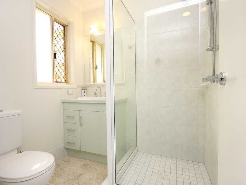 10 Sandalwood Drive, Yamanto QLD 4305