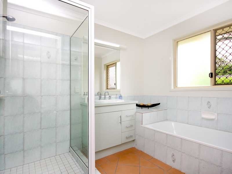 10 Sandalwood Drive, Yamanto QLD 4305