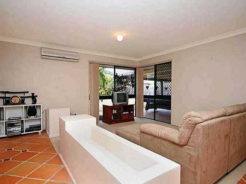 14 Walnut Close, Yamanto QLD 4305