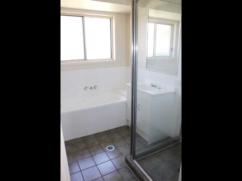 3 Colonial Court, Raceview QLD 4305