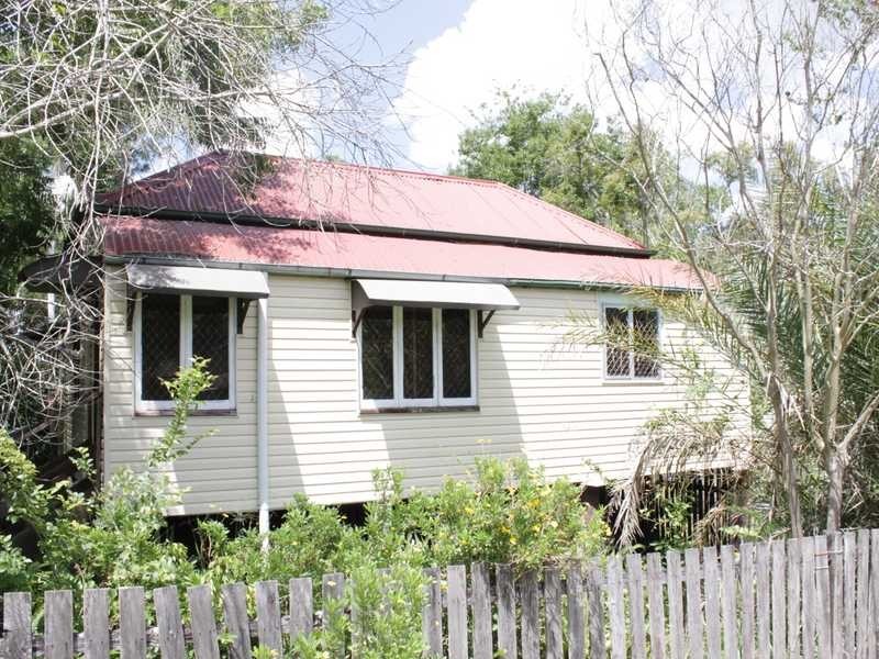 2 McLean Street, North Ipswich QLD 4305