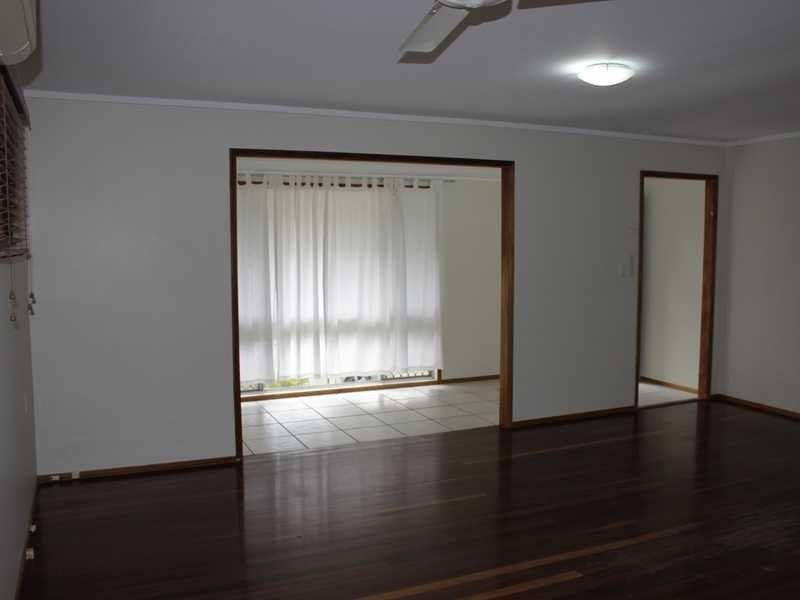 33 Raceview Street, Eastern Heights QLD 4305