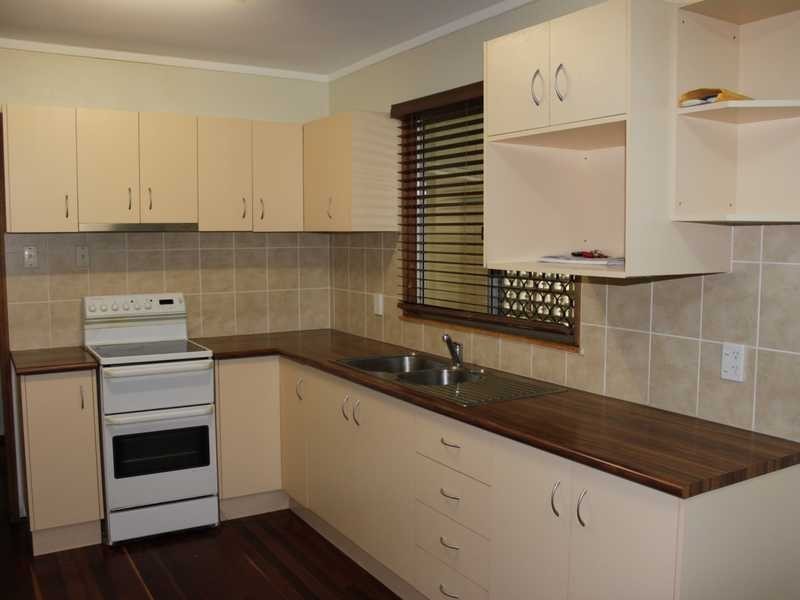 33 Raceview Street, Eastern Heights QLD 4305